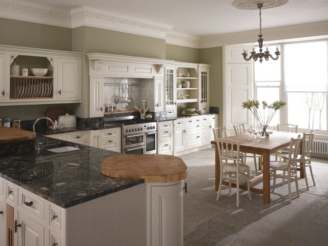 Classic Astor Kitchen